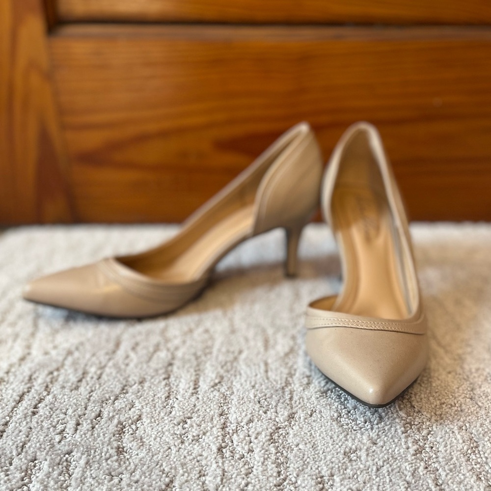Beige pumps, size 8.5